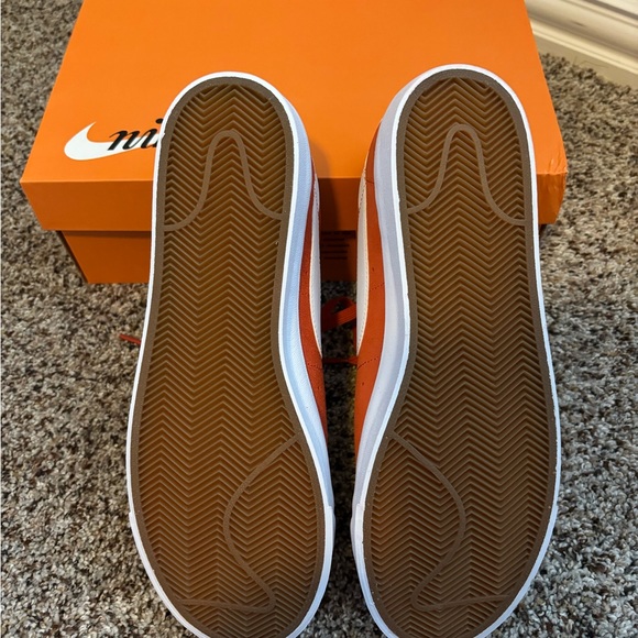 Nike Blazer Low Suede Sneakers - Picture 4 of 5